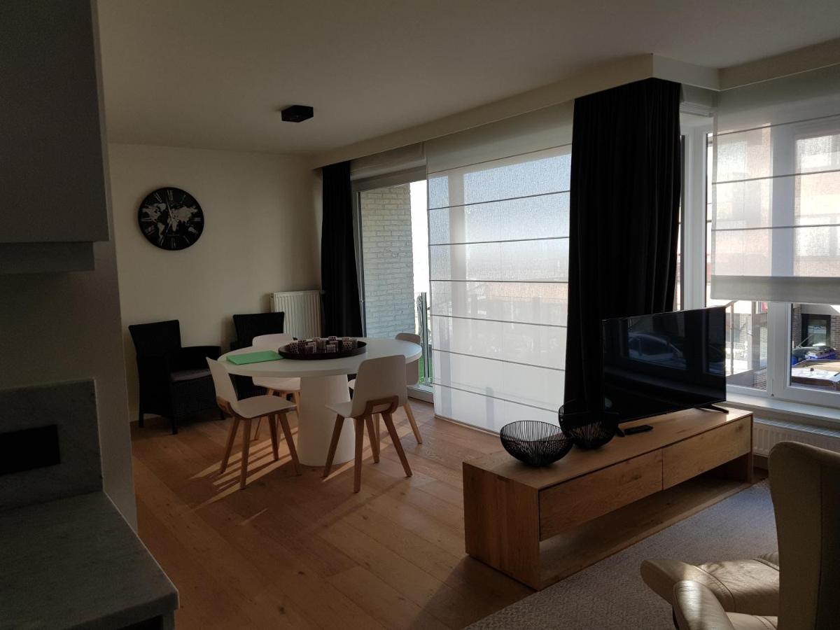 Koksijde Zeedijk La Digue 102 Appartement Met Garage - Lateraal Zeezicht Екстер'єр фото