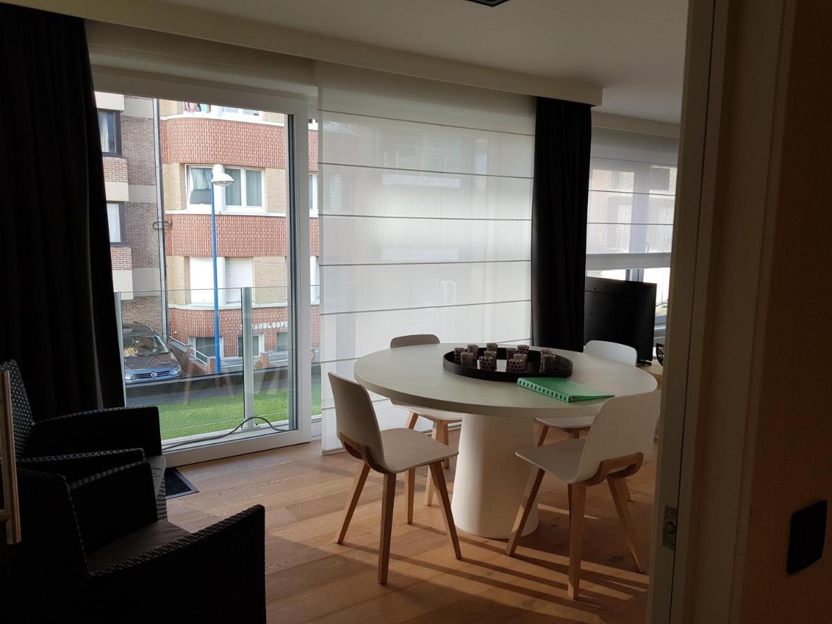 Koksijde Zeedijk La Digue 102 Appartement Met Garage - Lateraal Zeezicht Екстер'єр фото