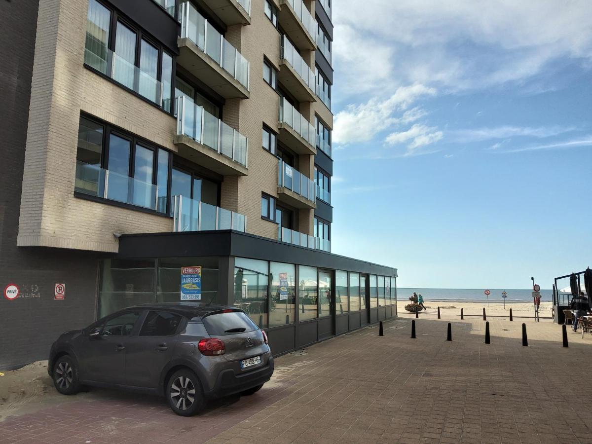 Koksijde Zeedijk La Digue 102 Appartement Met Garage - Lateraal Zeezicht Екстер'єр фото
